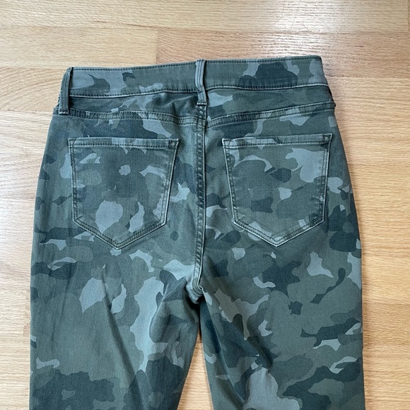 Old Navy Camo Rockstar Mid-Rise Super Skinny Jeans Size 4 EUC - Picture 7 of 10